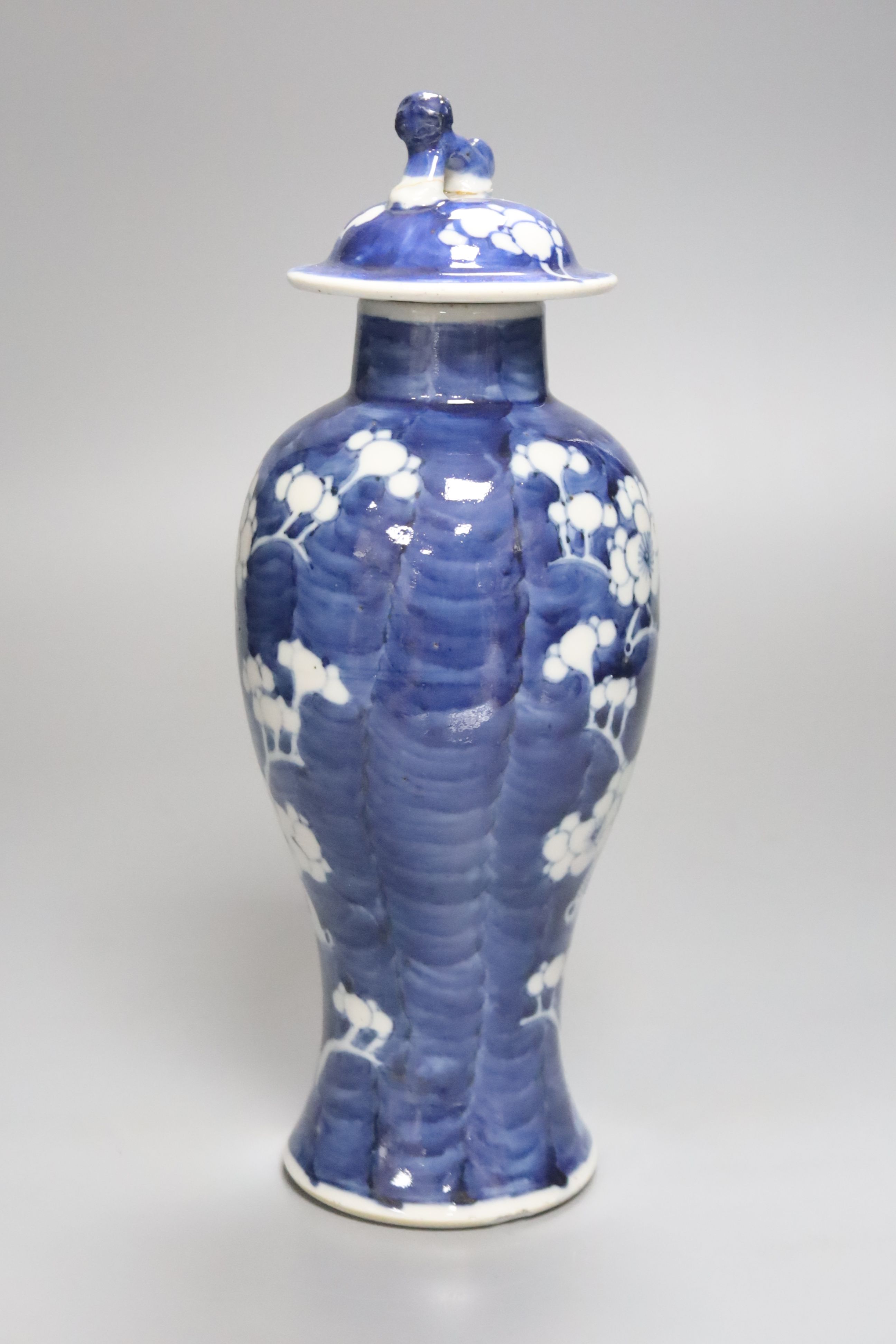 A Chinese blue and white vase and cover, early 20th century, overall height 27cm